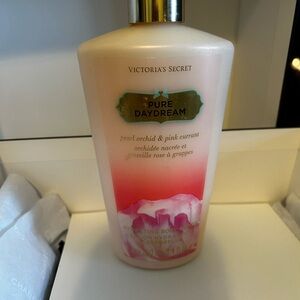 Victoria's Secret Pure Daydream Body Lotion - Cream and Pink